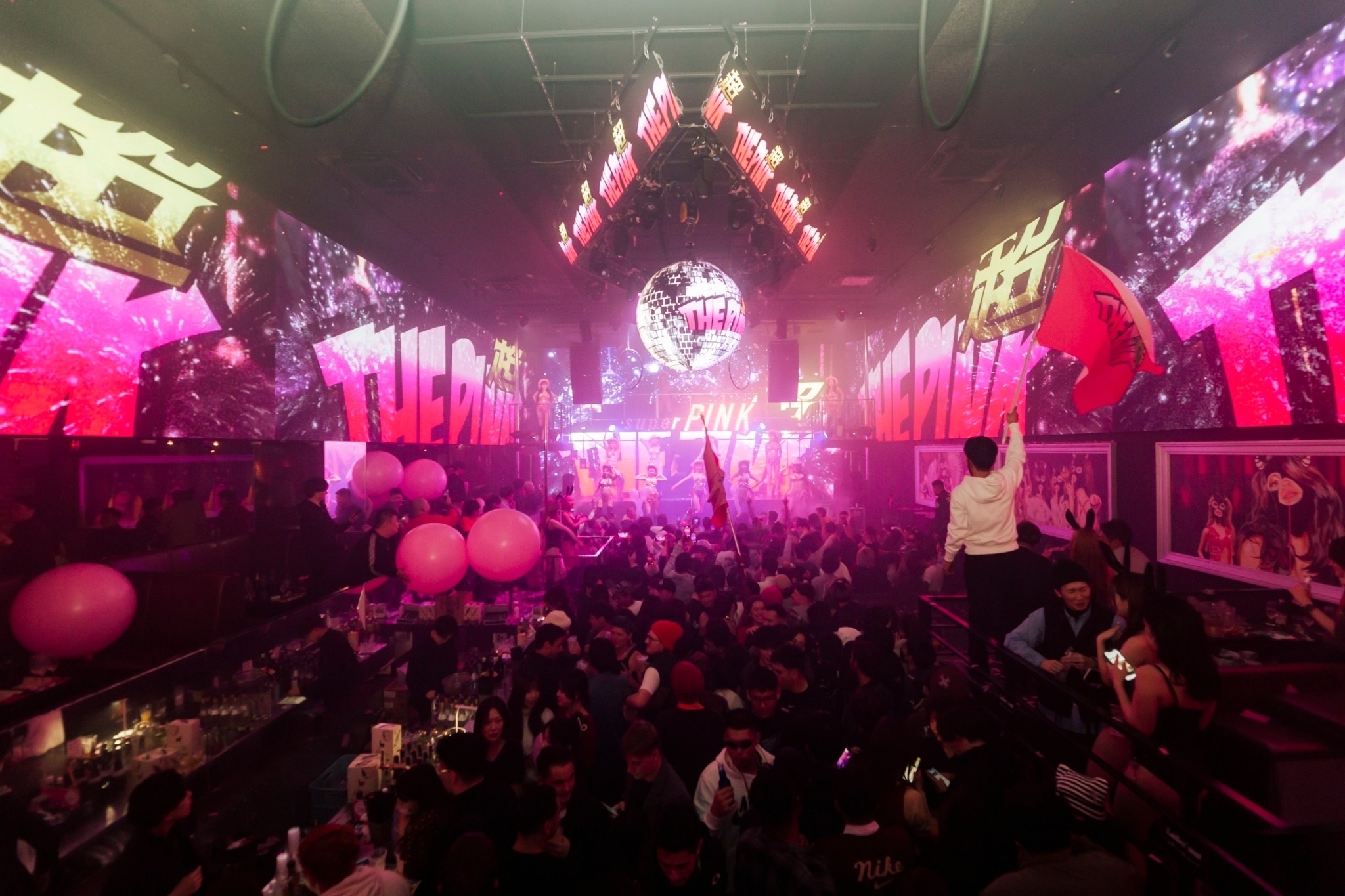 日本最大級の大阪・難波ナイトクラブ 『 NightClub THE PINK』