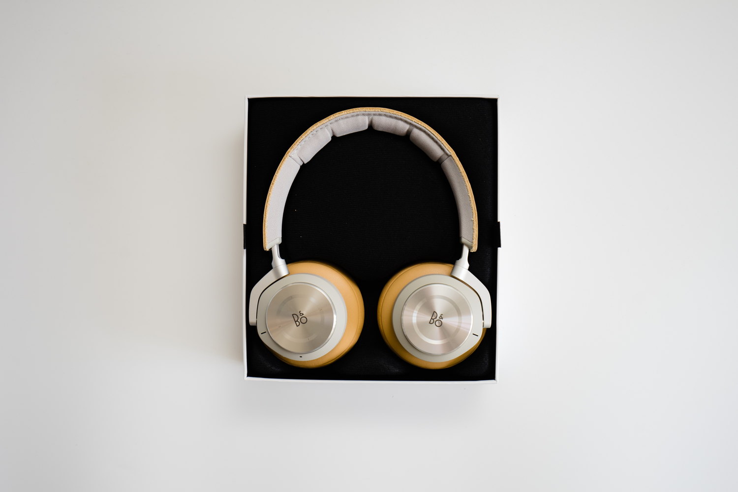 Beoplay H9i』レビュー。デザインと機能性を両立したノイズキャンセ