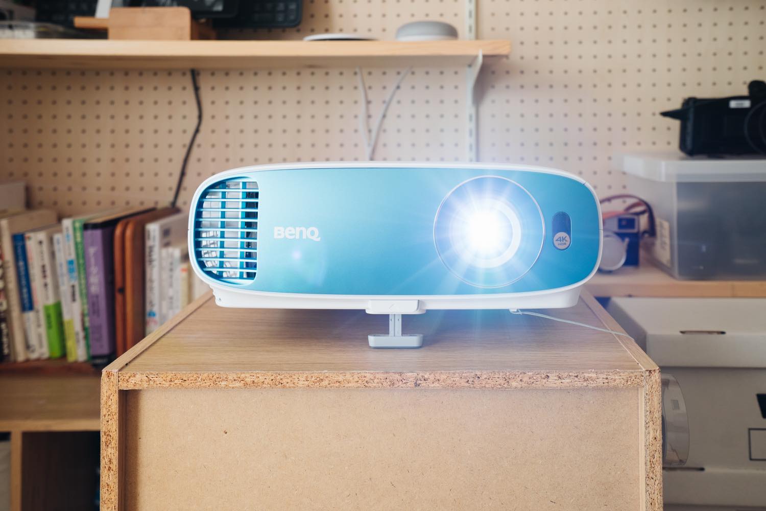 この冬、徹底的にインドアを楽しむ。BenQの4K HDRプロジェクター