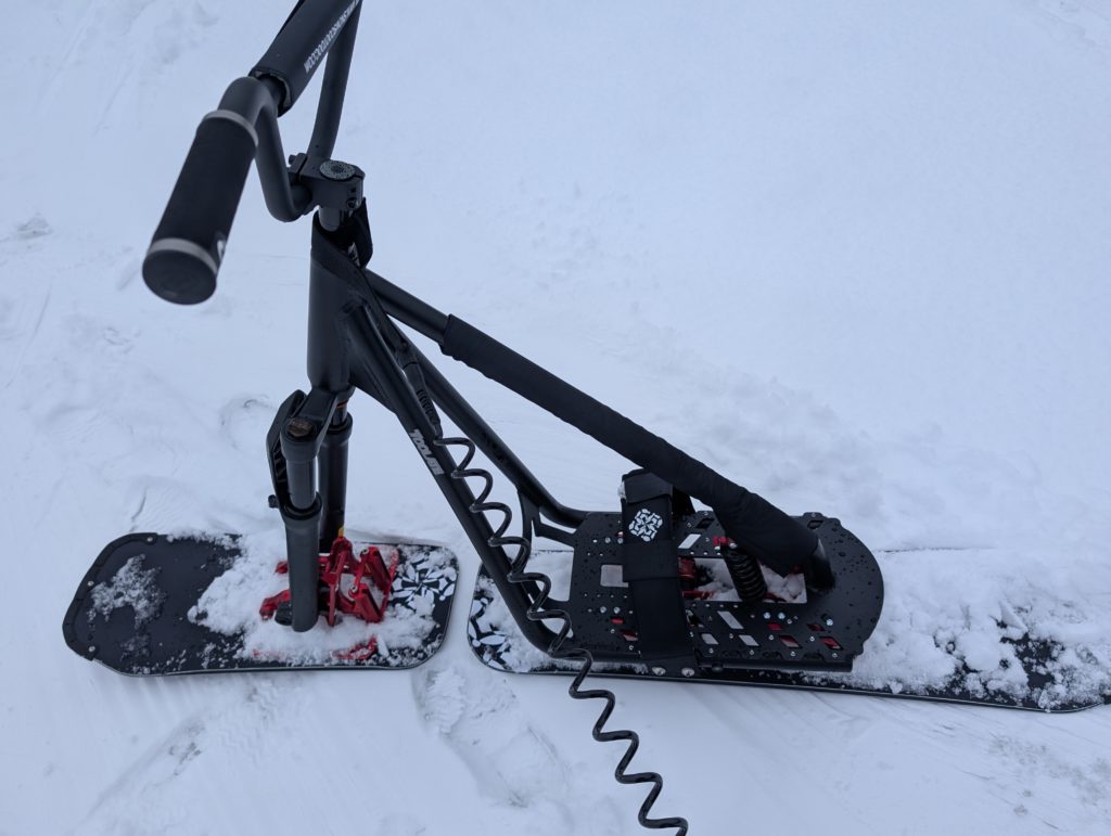 スノースクートとスノーモトの違い 2024-2025