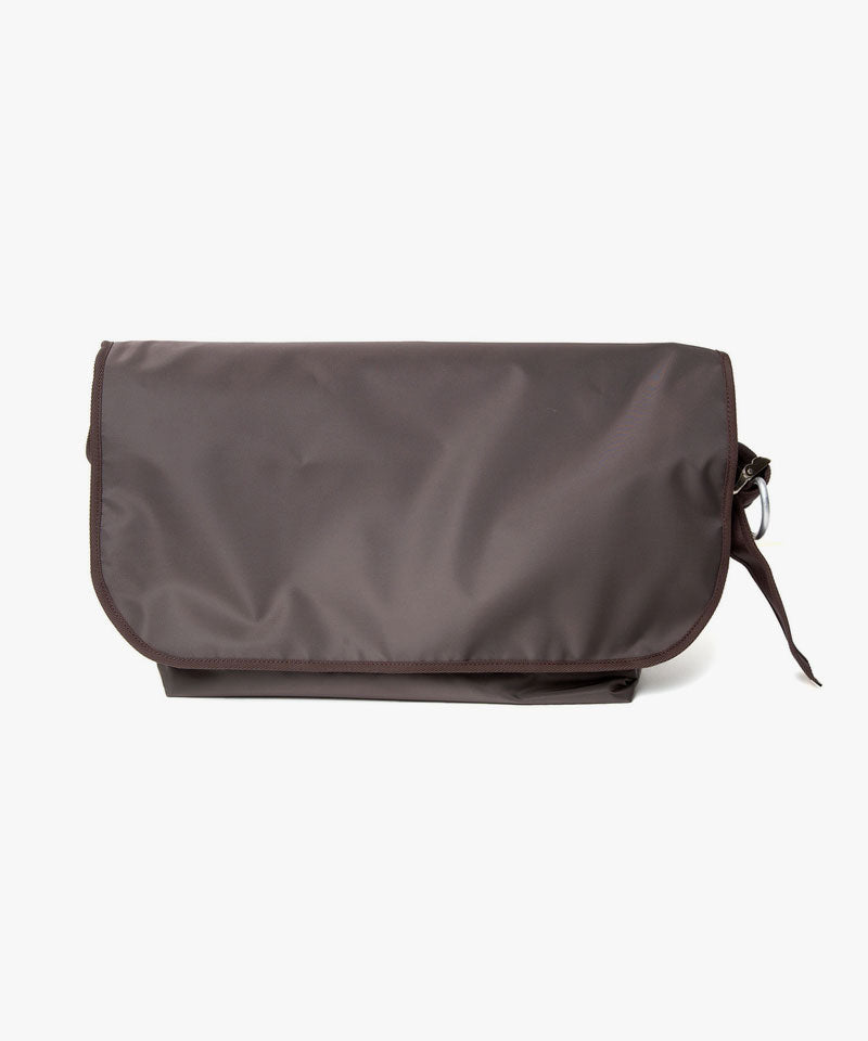 MESSENGER BAG BY LORINZA｜UNDECORATED(アンデコレイテッド)公式通販