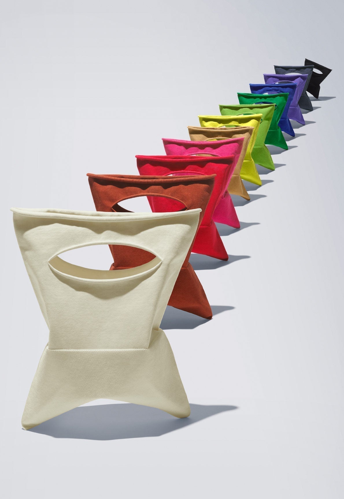 me ISSEY MIYAKE CATALOG SS24 40 – ISSEY MIYAKE ONLINE STORE