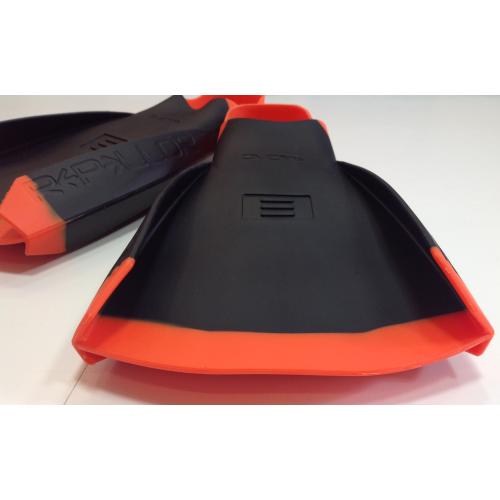 世界中のボディサーフィンを楽しむ人達が愛用しているフィンがあります