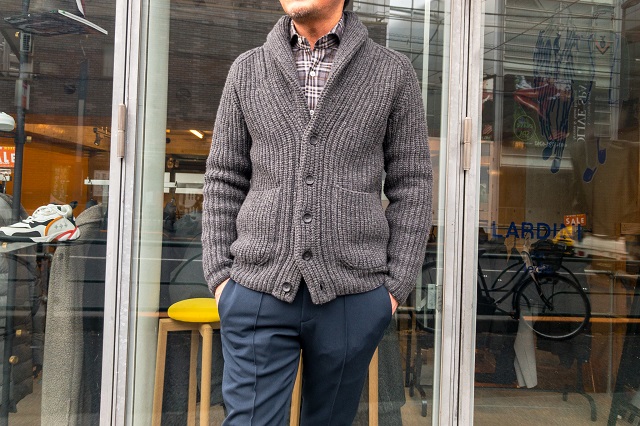 ローゲージニットを着るならサイジングがバッチリのZANONEのショール