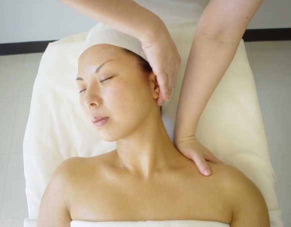 東京：3Dリフトフェイシャルマッサージ | 講習会メニュー | 森柾秀美