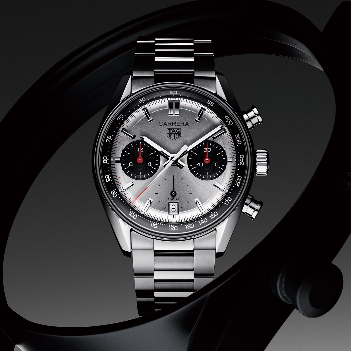 着用レビュー】タグ・ホイヤー「カレラ」の“パンダモデル”は、なぜ時計