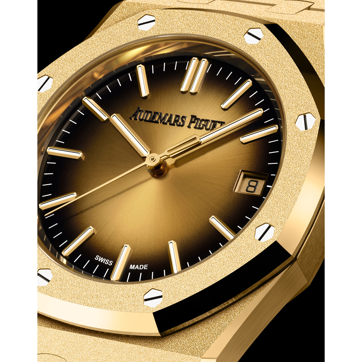 オーデマ ピゲが「ロイヤル オーク フロステッドゴールド」にイエロー