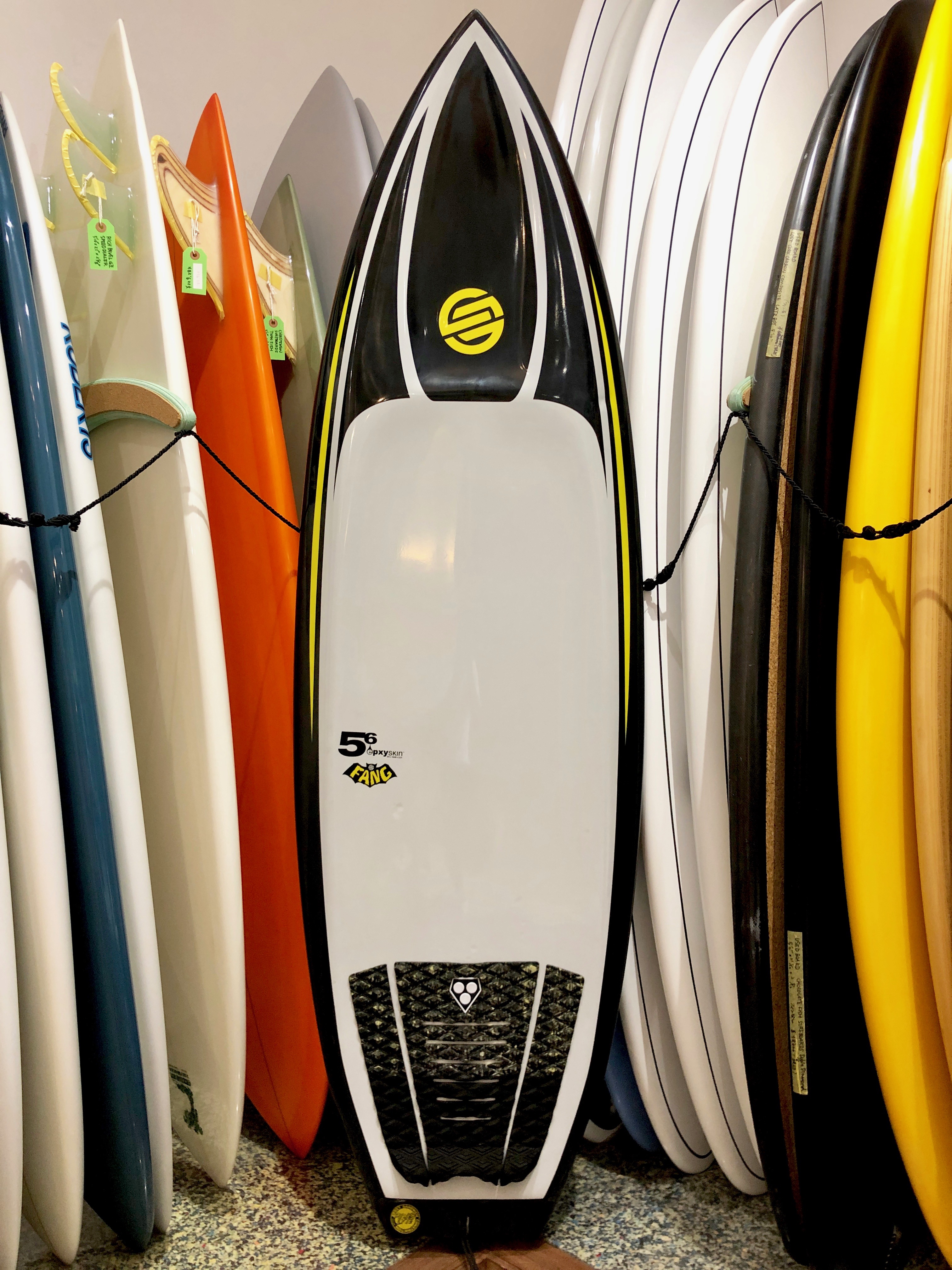 USED BOARDS (SANTACRUZ SURFBOARD FANG DECKS 5.6)|沖縄サーフィン