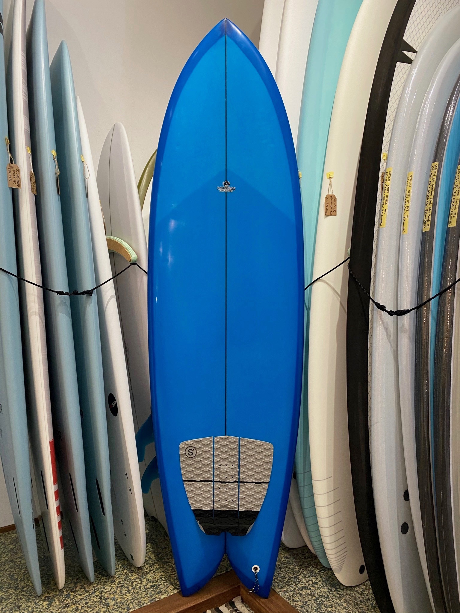 USED BOARDS (APE 6.4 Keel fin Edge board)|沖縄サーフィンショップ