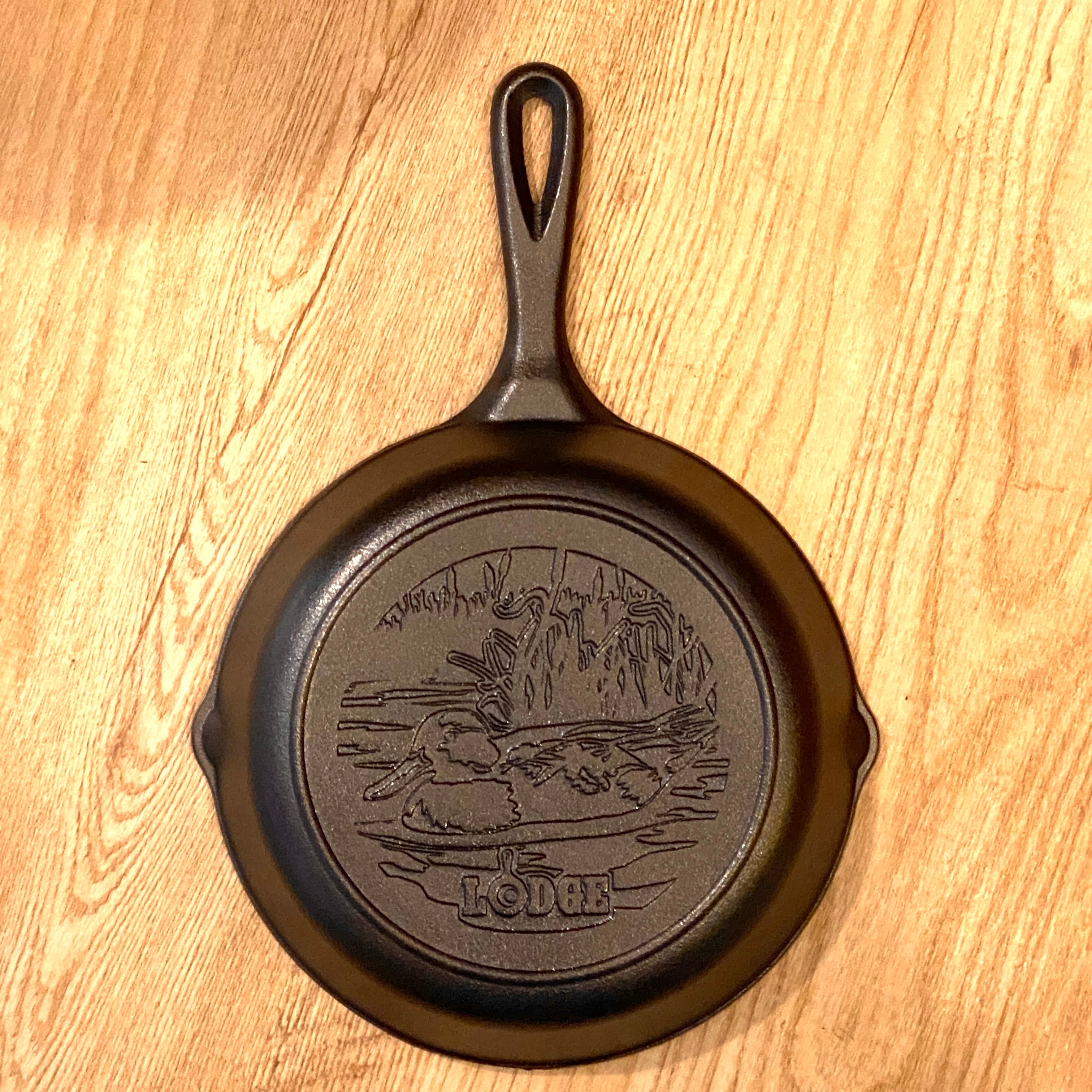 LODGE スキレット 8インチ DUCK LOGO – MAXCAMP 公式通販サイト