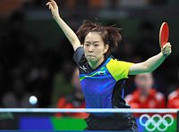 男子団体1回戦でポーランドを破り、ガッツポーズをする水谷隼＝西畑