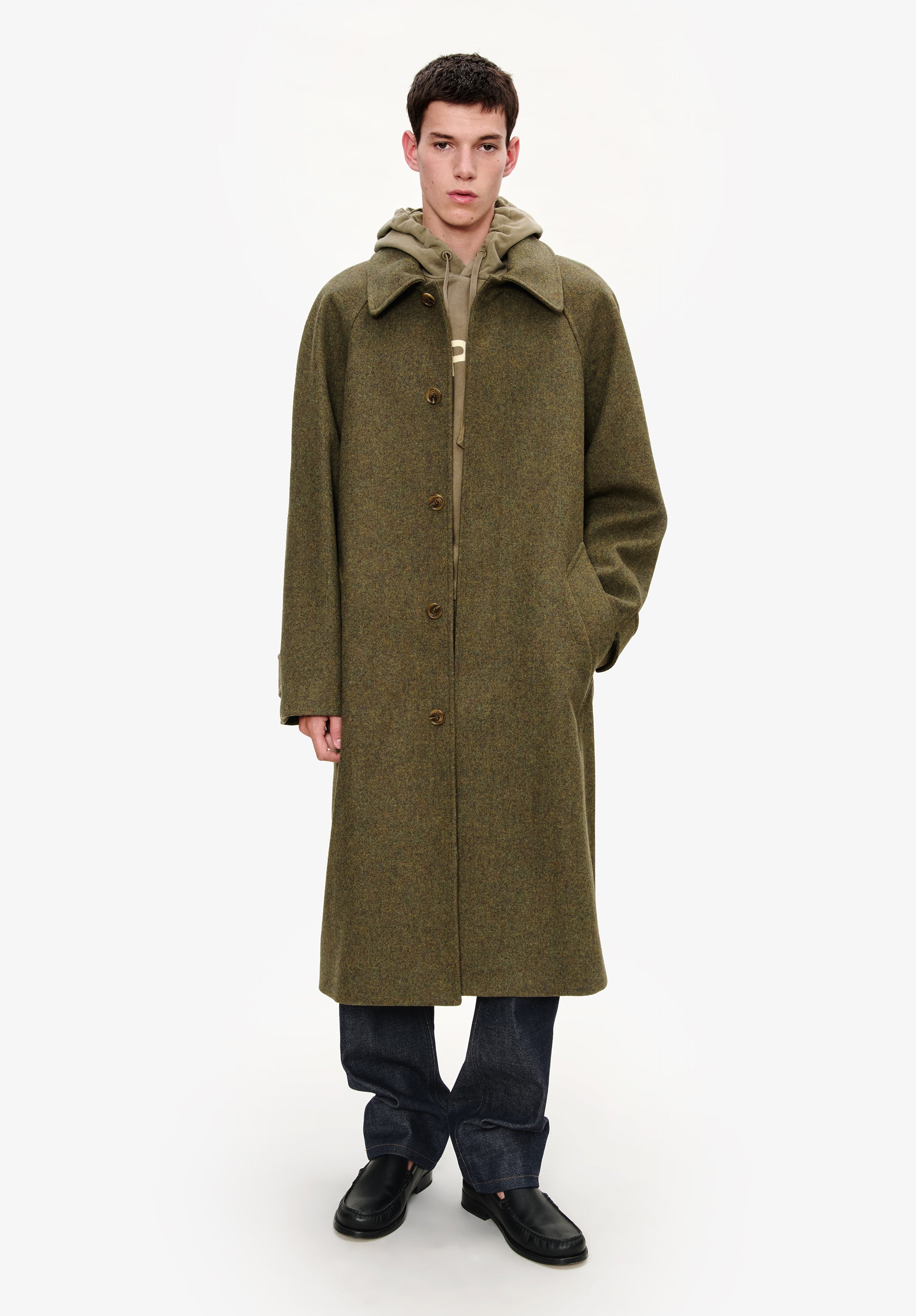 Raglan sleeve coat | Outerwear | A.P.C. Ready-to-Wear