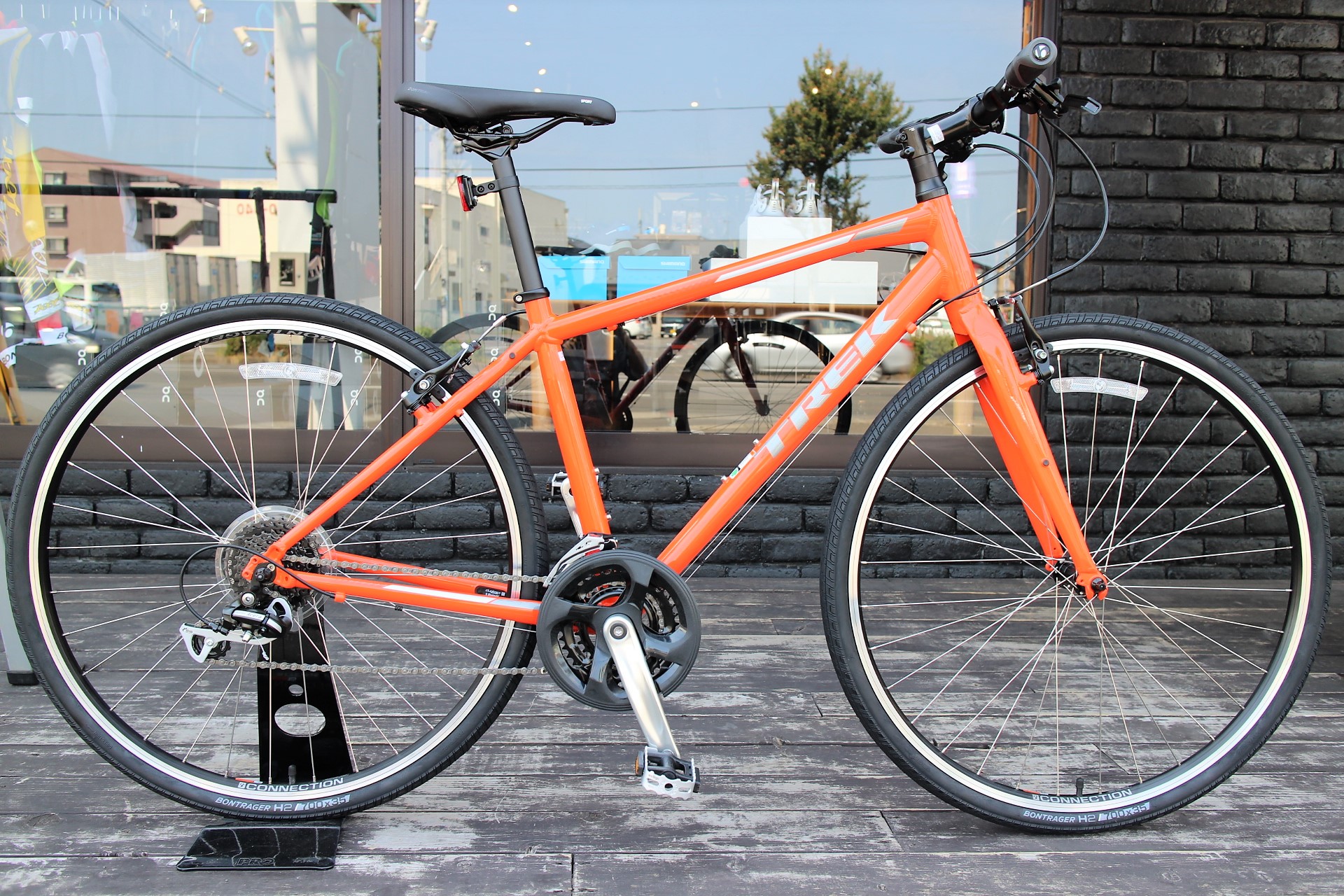 TREK(トレック)FX2 2018年モデル フレーム一新！初めてのクロスバイク