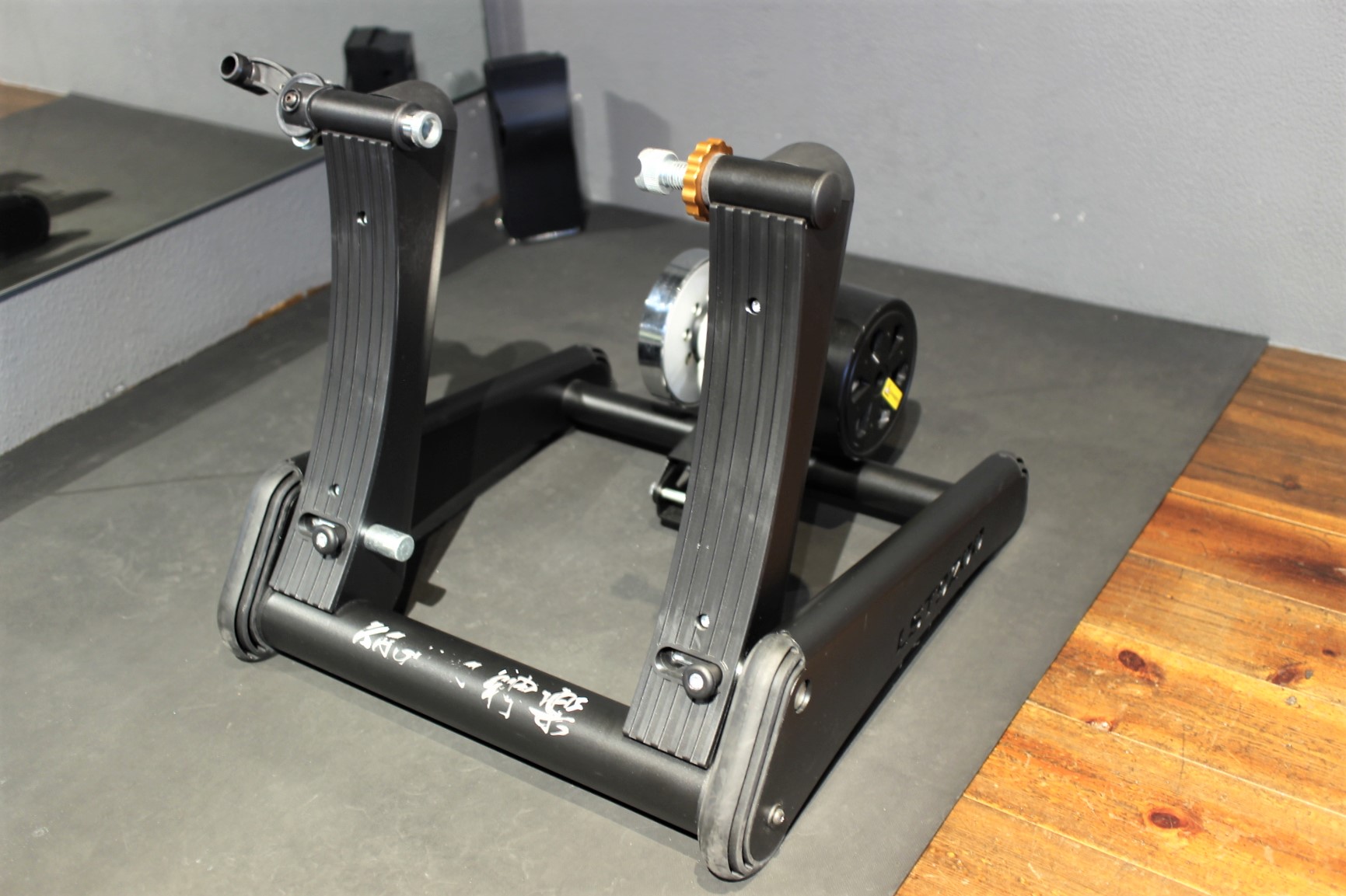 MINOURA(ミノウラ)固定・3本・ハイブリッド・スマートトレーナー