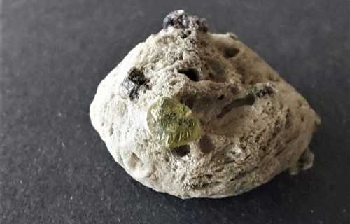 沖縄で岩石・鉱物・パワーストーンを探したい！】