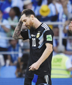 オンサイド＞アイスランド、猛攻耐えた芸術的陣形:W杯:ピックアップ