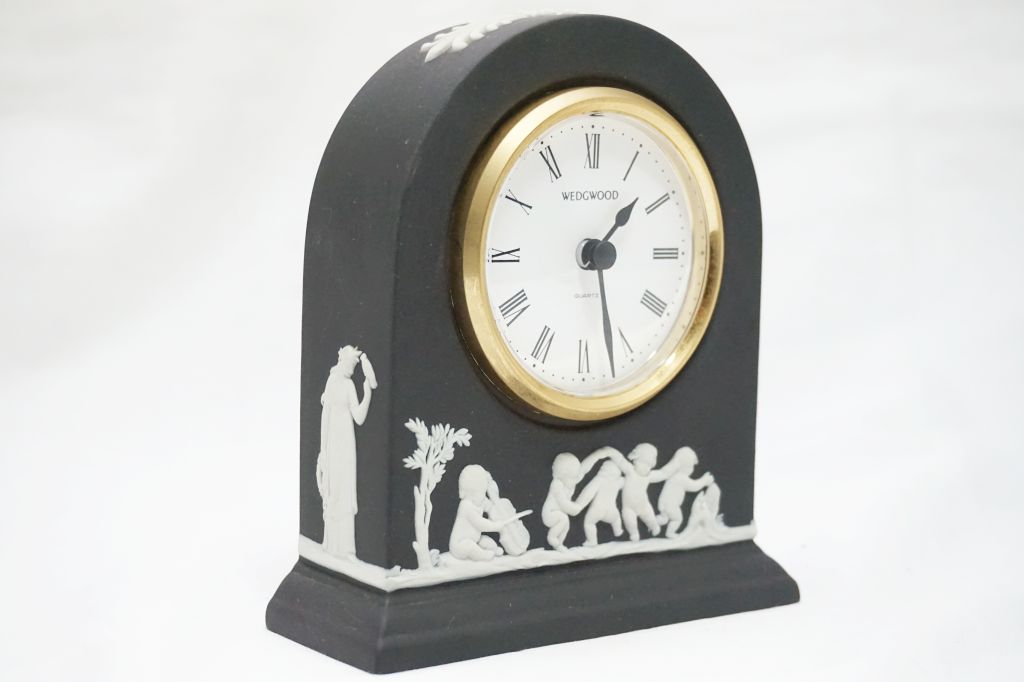 ウェッジウッド ジャスパー（ブラック） グリシャンクロックM