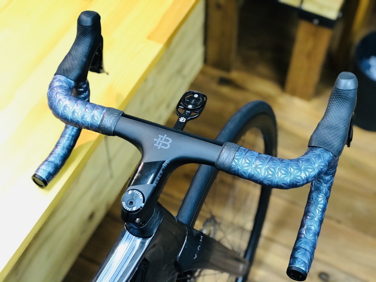 ブラックインクHB01 一体型カーボンハンドル マウント付き ブラック