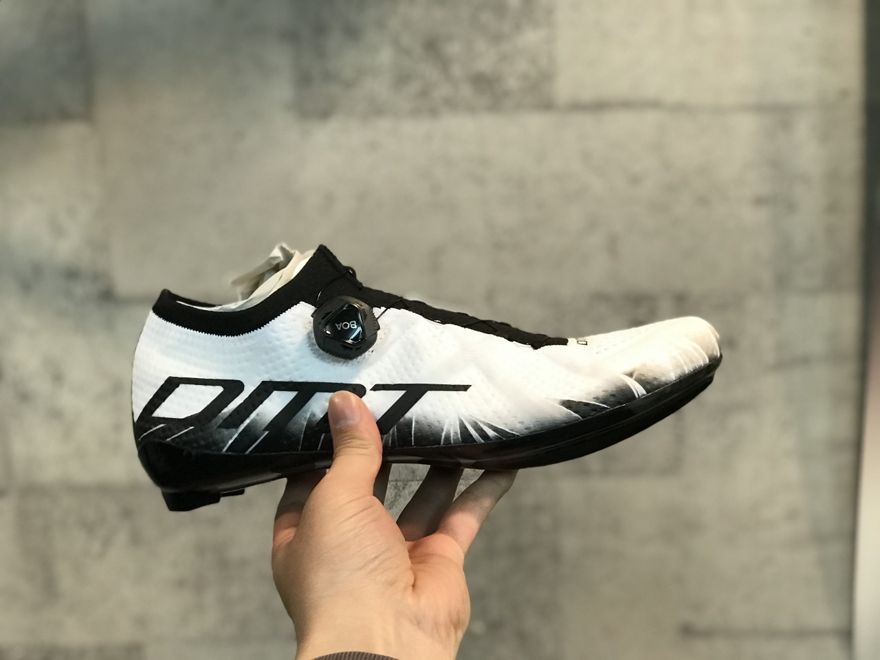 DMTシューズのフラッグシップモデル「KR1」が入荷しました！ | Climb