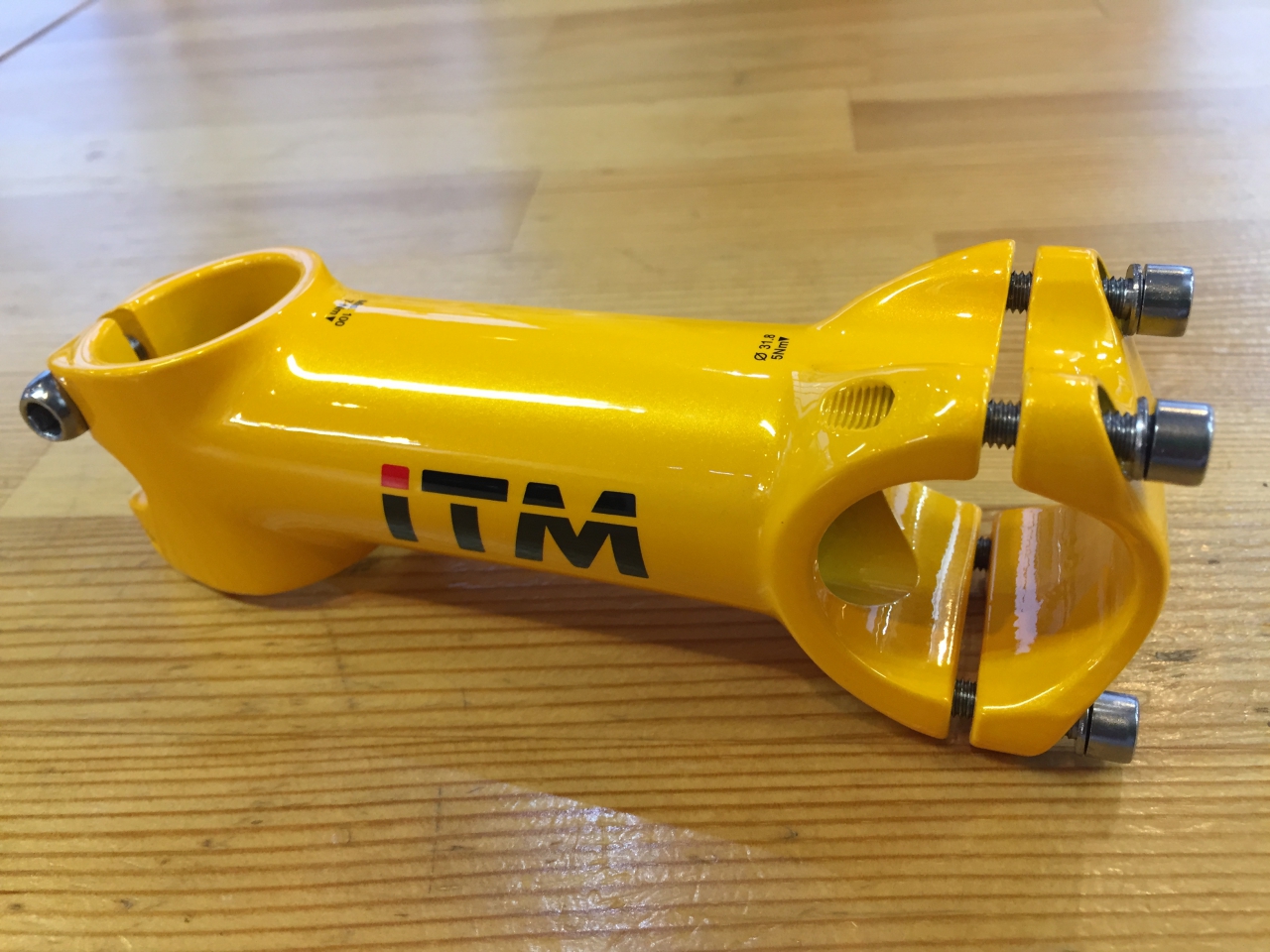 Bianchi ビアンキとコラボレーションの限定アイテム入荷！ | Climb