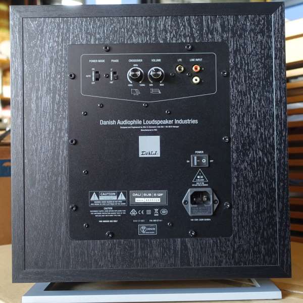 お買い得！『特選中古品』情報DALI SUB E12F（ｻﾌﾞｳｰﾊｰ） | 株式会社 第