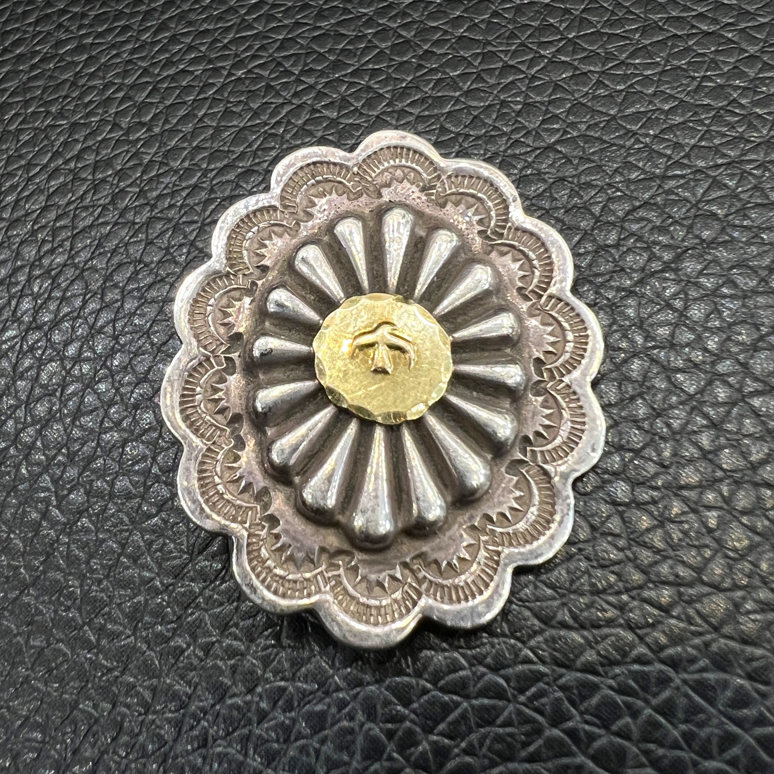 ゴローズ goro's ※特別SALE※[現行]K18付フラワーコンチョ(縦) – DELTAone