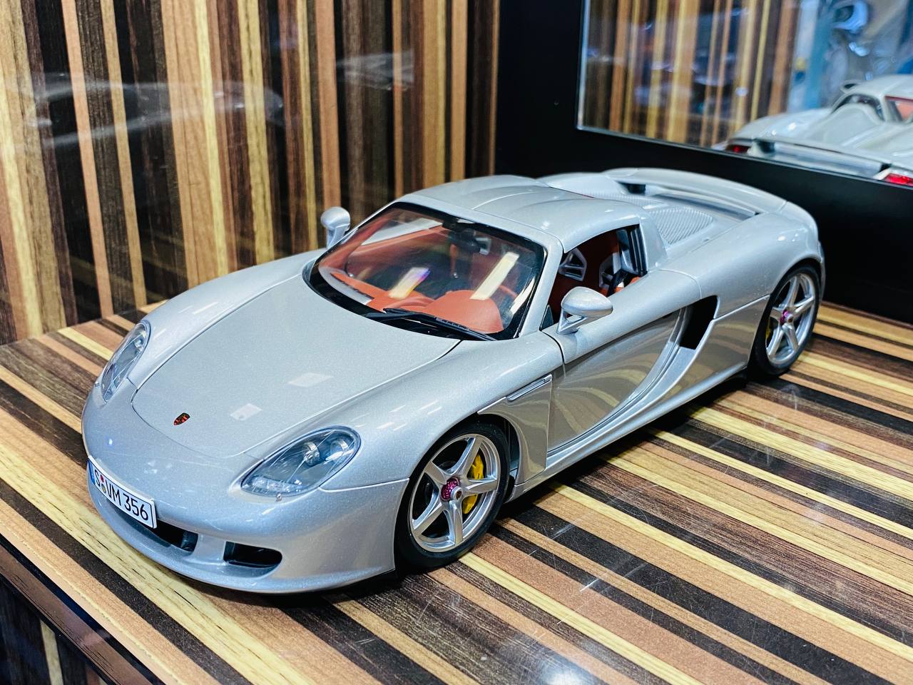 AutoArt Porsche Carrera GT Diecast Car- 1/18 Silver | All Opening