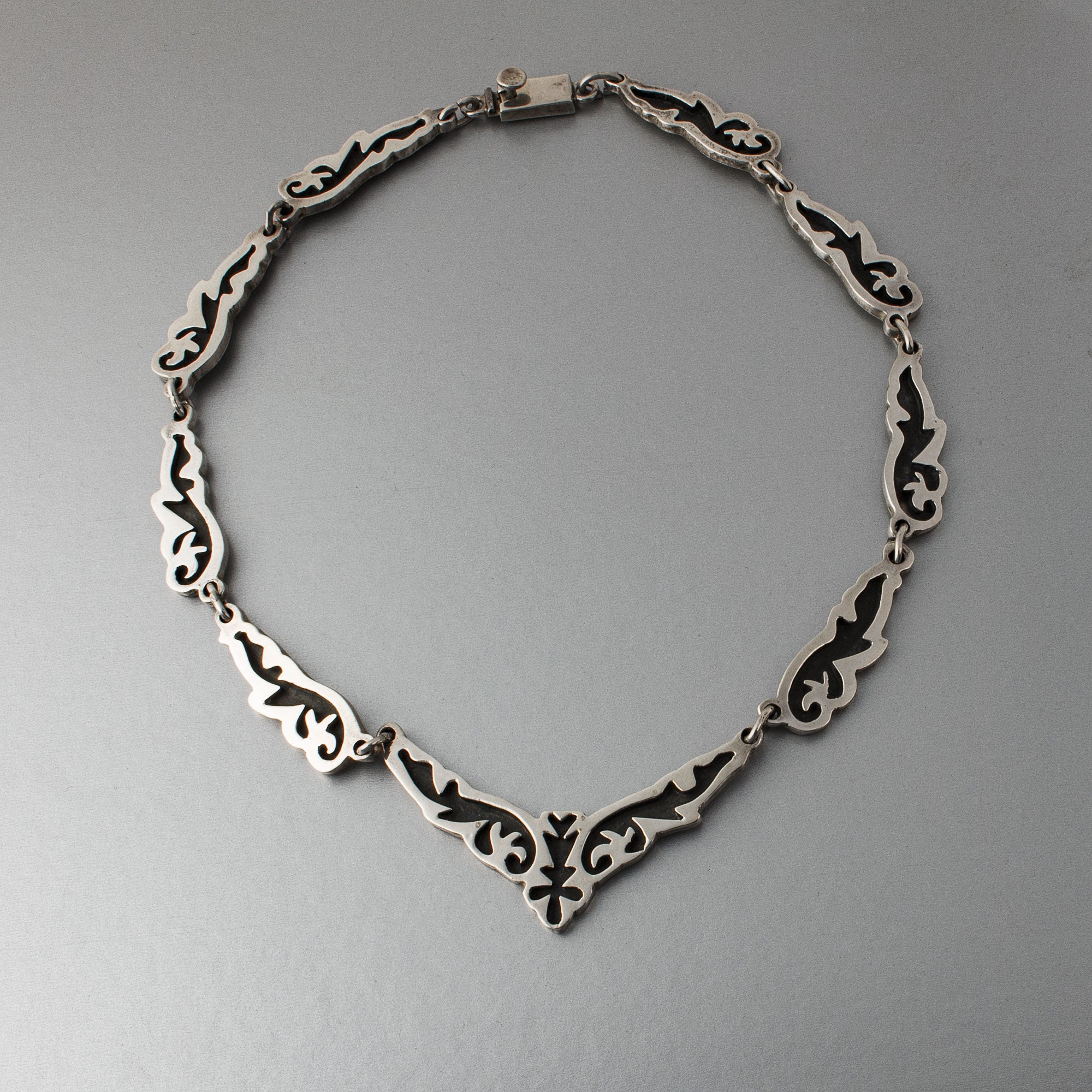 Taxco Sterling Silver Link Necklace, Mexico, 1940s. nlvs748