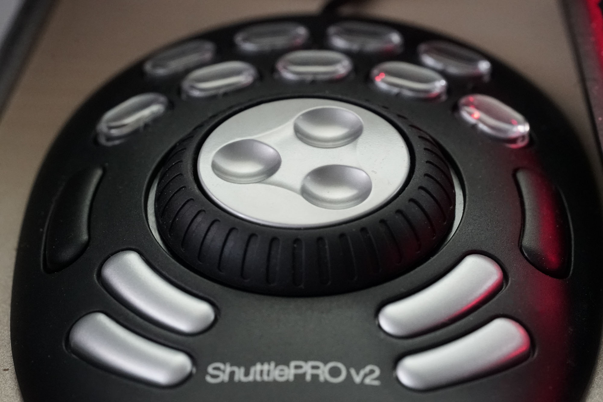 Review of ShuttlePRO v2 Editing Controller FocusPulling (.com)