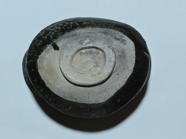 讃岐今昔 - 織部黒沓形茶碗 | 古美術品専門サイト fufufufu.com