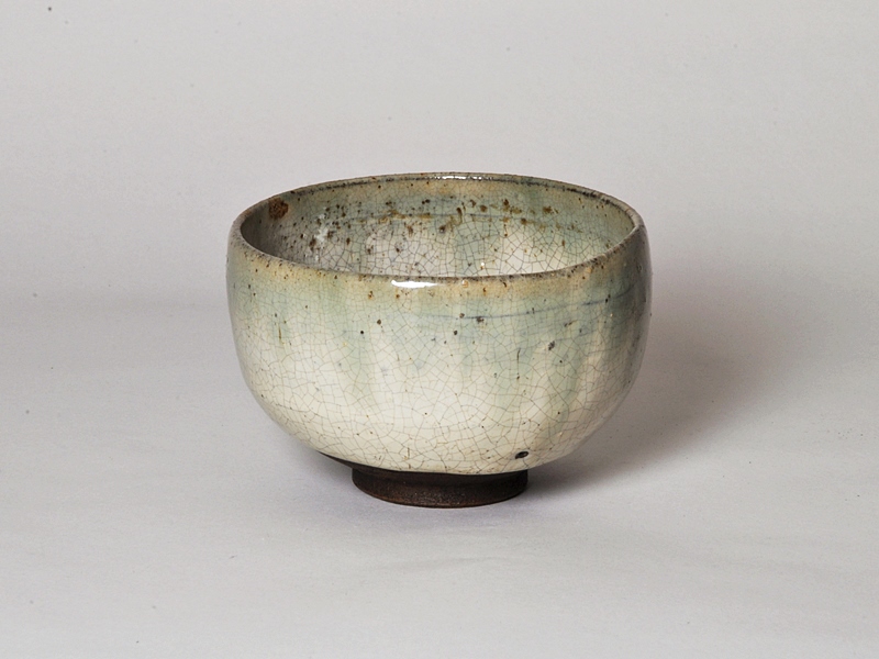 発掘品古い自然灰秞お茶椀 灰釉茶碗 | 鶴田 純久の章 お話