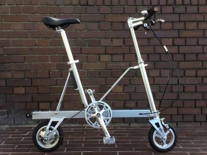 Carryme Brillante Silver（デカールなし） | 折りたたみ自転車