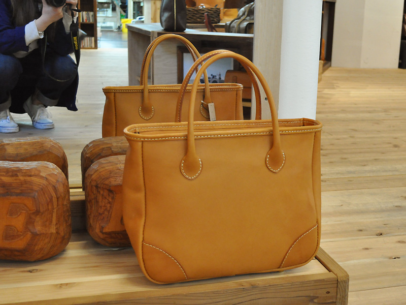 シンプルなトートバッグ By.HERZ本店｜革鞄・革小物のHERZ公式通販