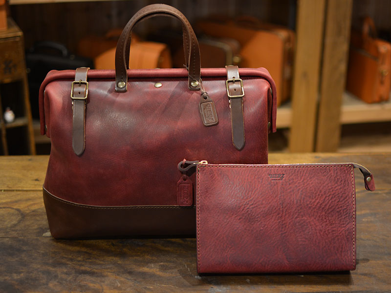 本店のワインレッドモデル！ついにその全貌が！！｜革鞄・革小物のHERZ