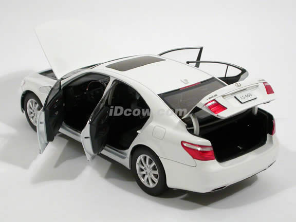 2008 Lexus LS460 diecast model car 1:18 scale die cast by Norev