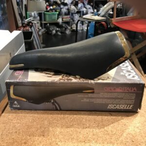 オールドパーツ情報 » サドル