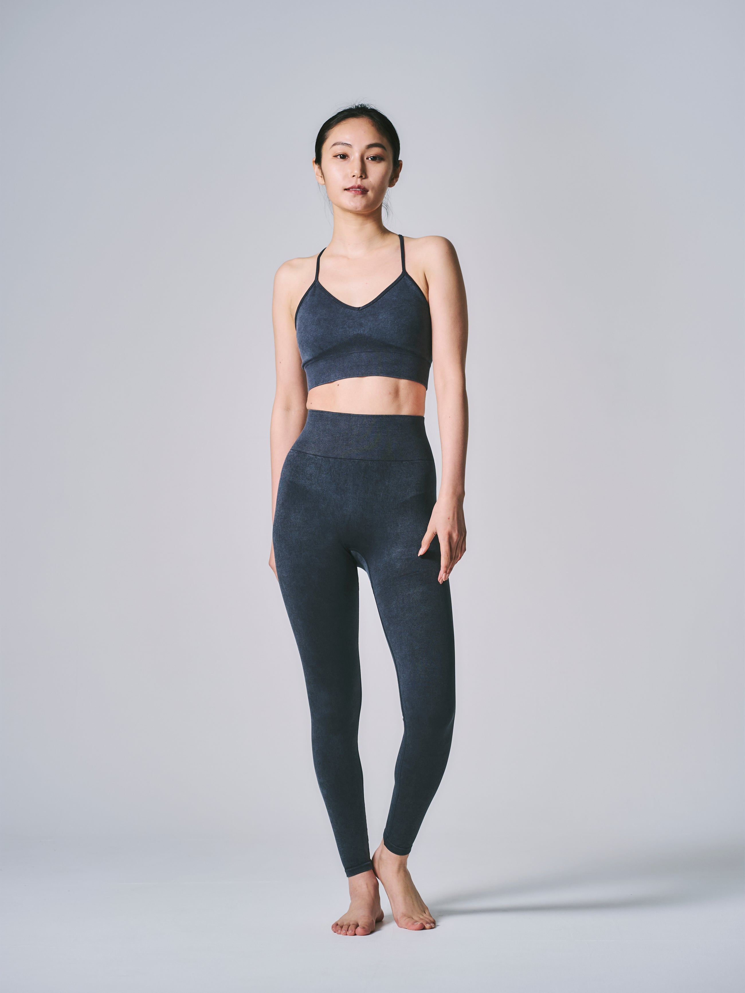 エッセンシャル プラス シームレス セット ブラック｜ヨガウェア