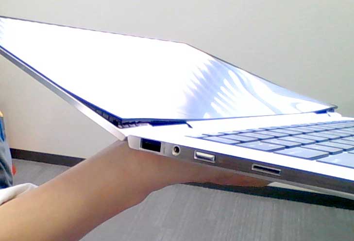 HP Elitebook x360 1030 G3: 液晶パネル剥がれ – システム管理メモ