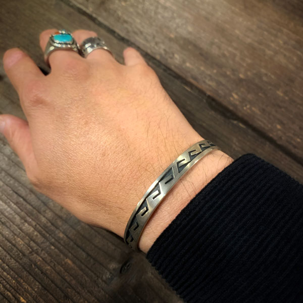 ウィリーアーチー タラハフテワHopi ブレスレットインディアンジュエリー