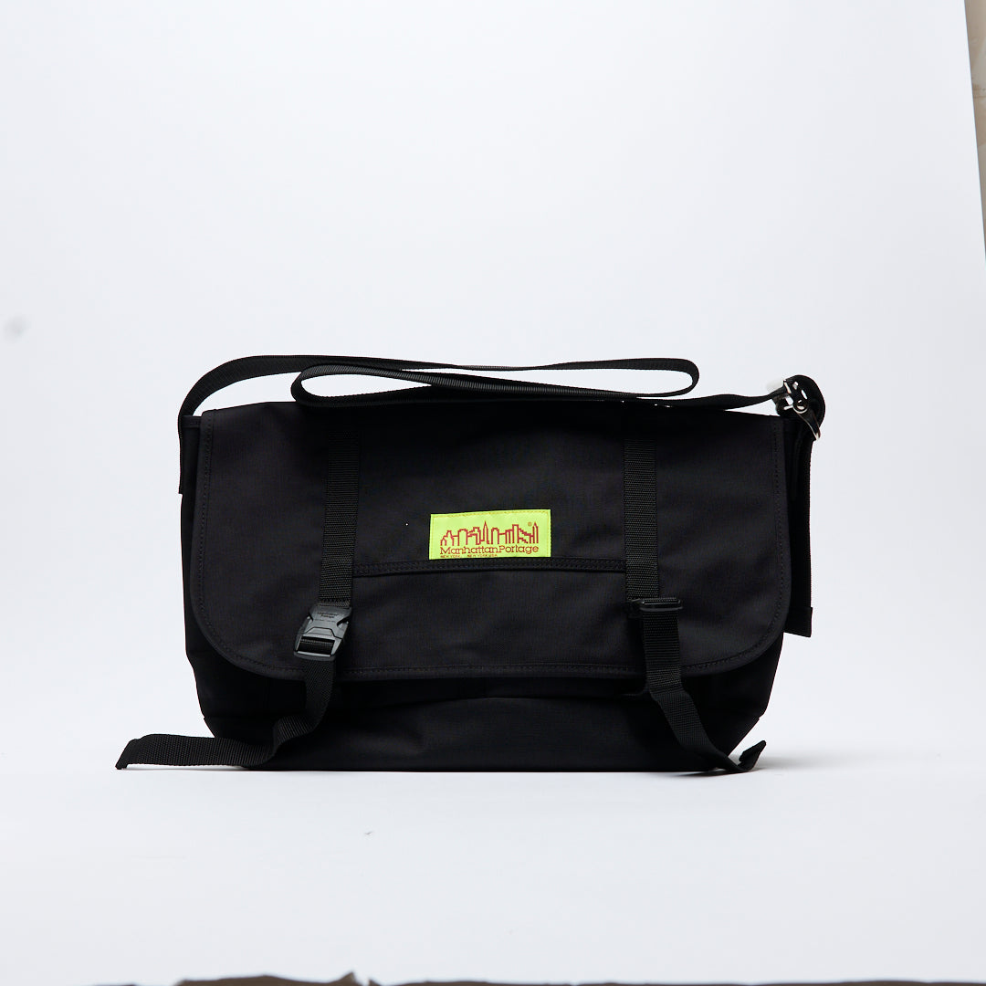 Manhattan Portage - Bike Messenger Bag (Black) (M) – MILK STORE