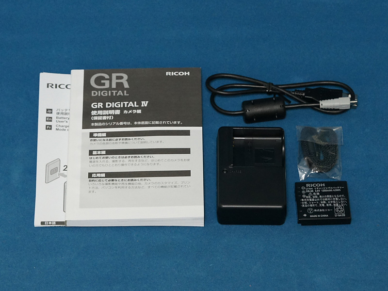 極美品 リコー RICOH GR DIGITAL ショット数3433枚 充電器付 撮影枚数