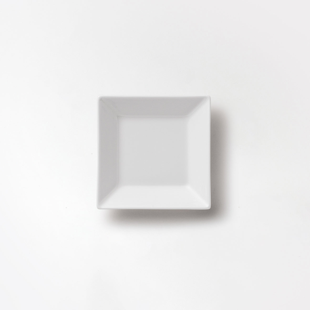 白いブランド食器｜11cm角皿｜EXQUISITE｜ニッコー公式オンラインショップ