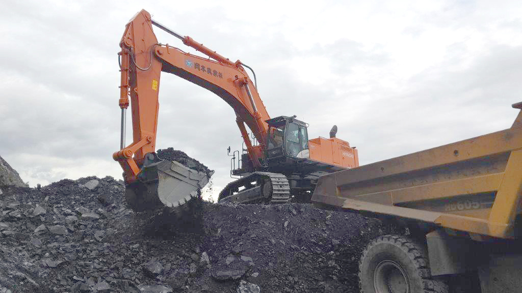 岡本グループ ｜ 茨城事業部 笠間工場 日立建機ZX890LCR－6