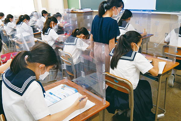 一人ひとりの可能性を広げる 少人数・習熟度別授業を実施 - 東京女学館