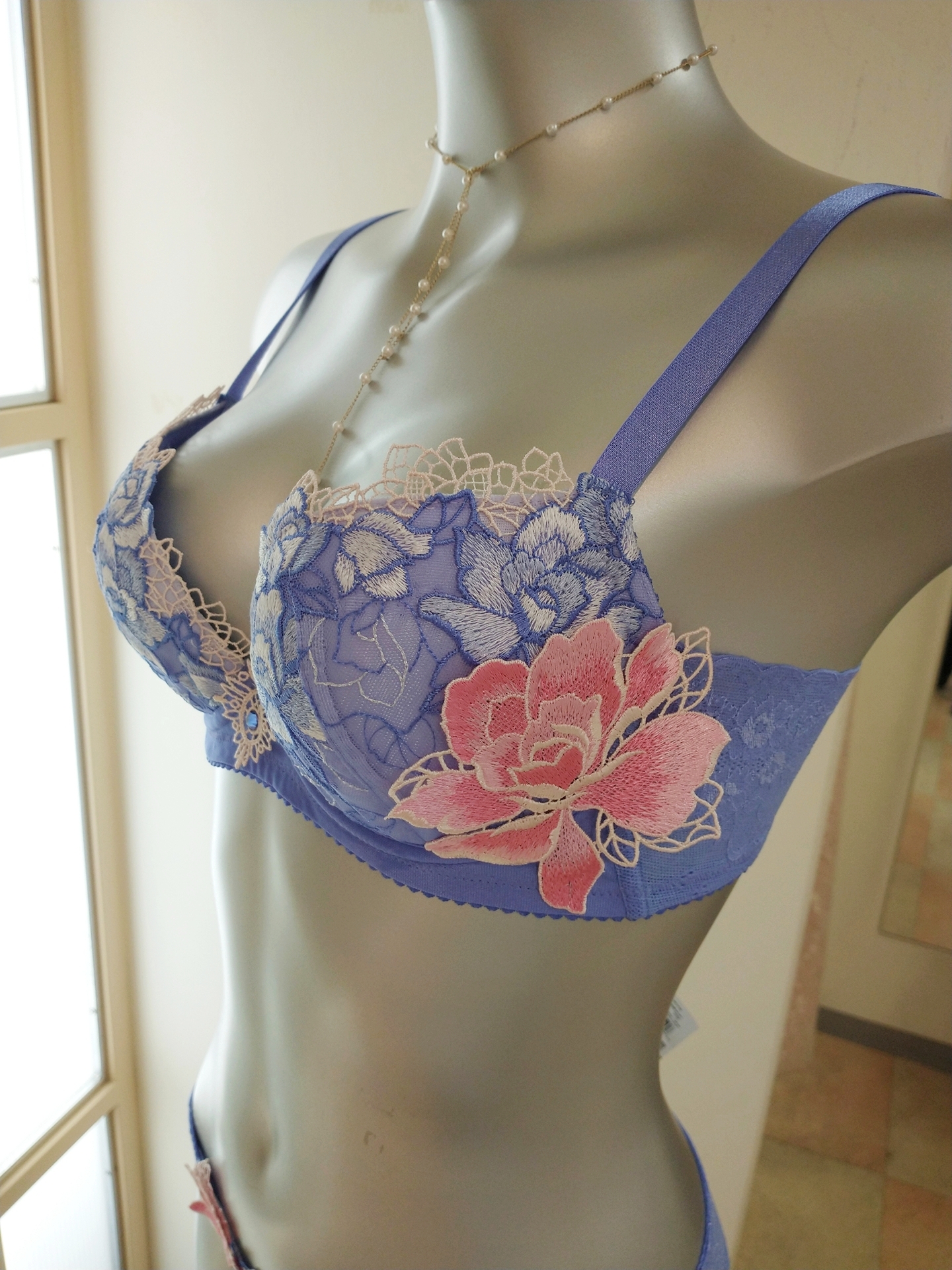 松栄 浅草橋 公式サイトになります。浅草橋にある下着、靴下等の専門店