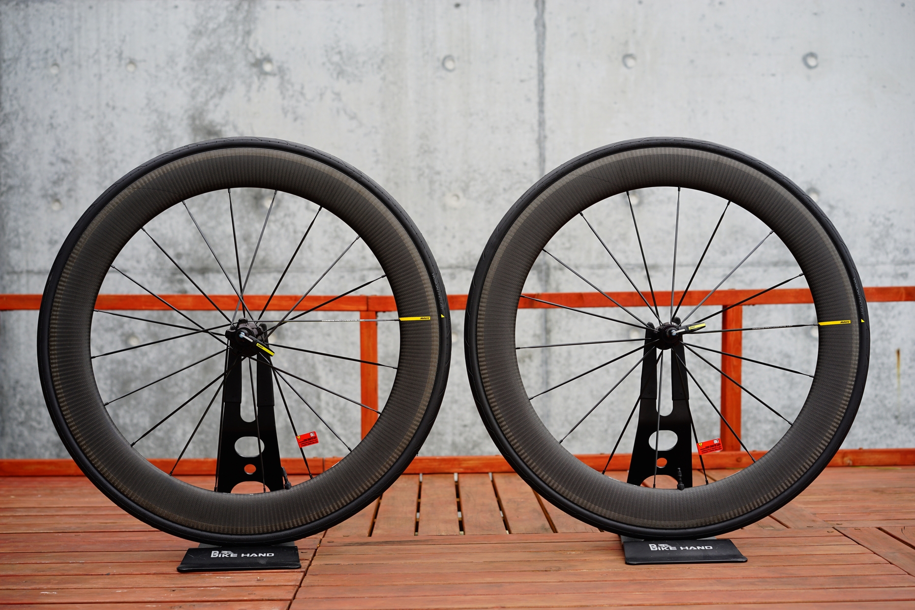 大迫力の64mmカーボンディープリム！MAVIC COMETE PRO CARBON SL UST