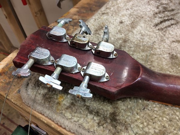 Restoring a 1970 Gibson SG Damaged By Hurricane Katrina - Strange