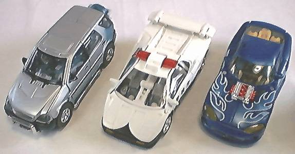 爆走、戦うレッドゾーン！ カーロボ三兄弟参上！