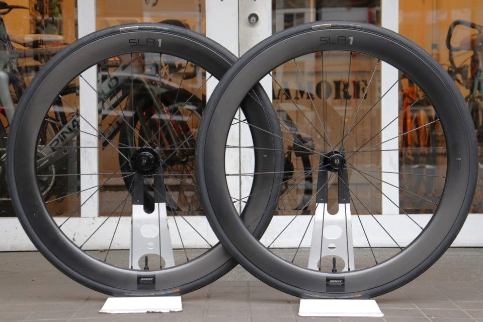 GIANT SLR1 カーボンホイール 新品タイヤ付き！ こちらも気になる新