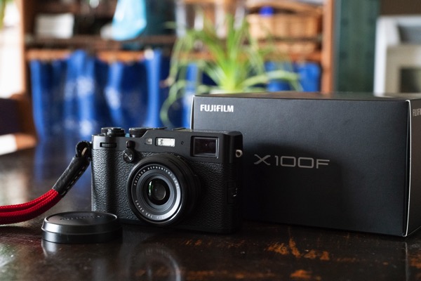 日常に寄り添うカメラ、富士フイルムの「X100F」を購入しました。